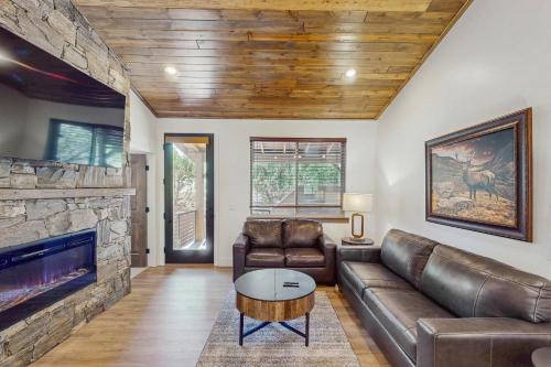 Torreon House | Buffalo Ridge Retreat