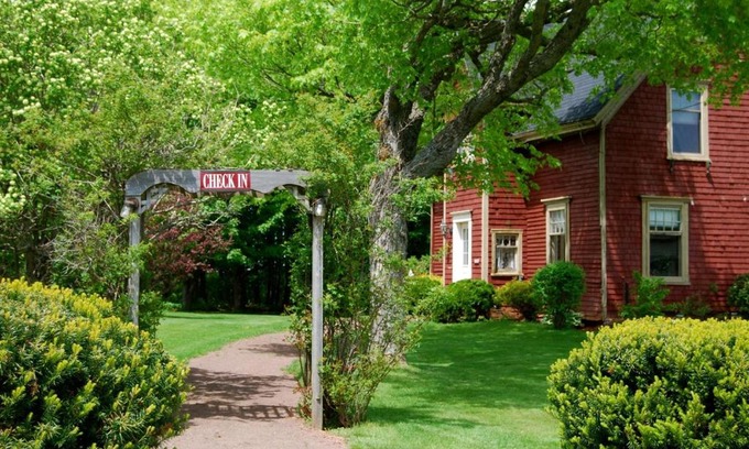 Central Bedeque House | Bugaboo Cottages