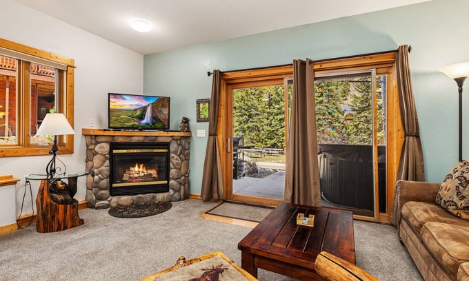 Fall River Estates Condo | Bugle Pointe A02 (Private Hot tub) River Views!