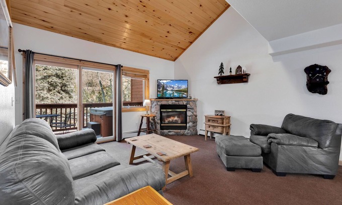 Fall River Estates Condo | Bugle Pointe A03 (Private Hot tub) River Views!