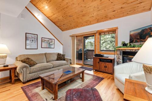 Fall River Estates Apartment | Bugle Pointe A11 by Estes Park Condos