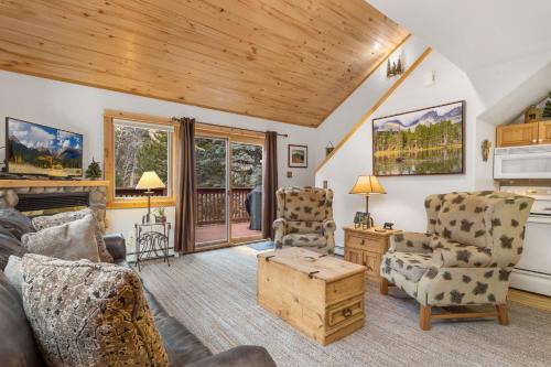 Fall River Estates Apartment | Bugle Pointe A12 by Estes Park Condos