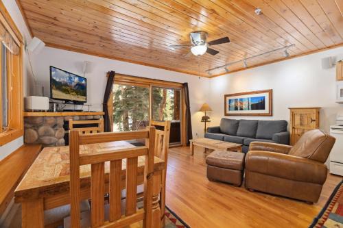 Fall River Estates Apartment | Bugle Pointe B14 by Estes Park Condos