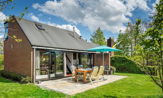 Westenschouwen House | Buitenplaats 30 quietly situated near forest and beach