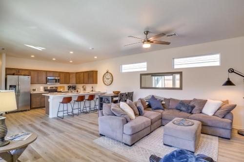 Bullhead City House | Bullhead City Home Central AandC and Pool Access