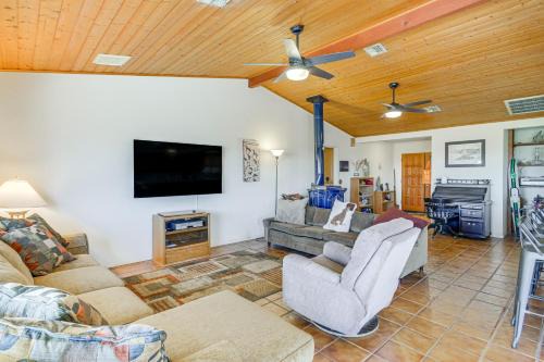 Golden Valley House | Bullhead City Home with Views, Close to Lake Mohave!