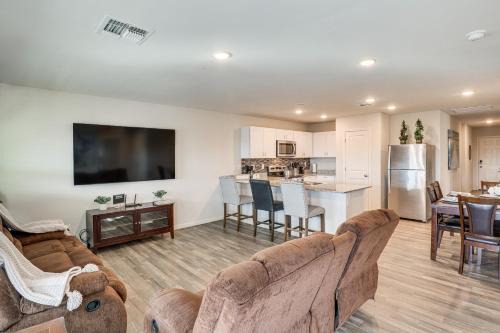 Bullhead City House | Bullhead City Home with Mtn View, By Colorado River