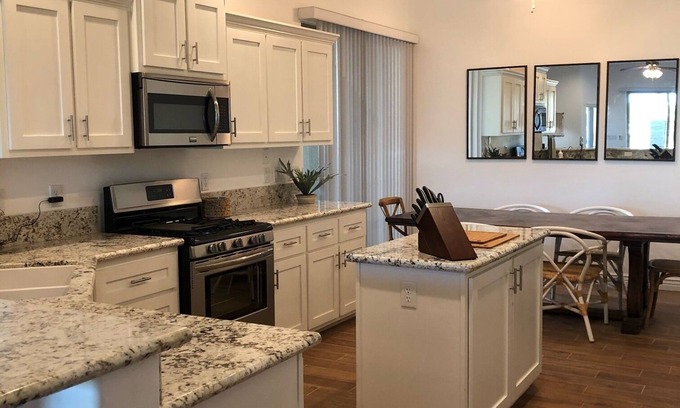 Bullhead City House | Bullhead Home, Green Belt & Pond Views, Located In Upscale Palo Meadows