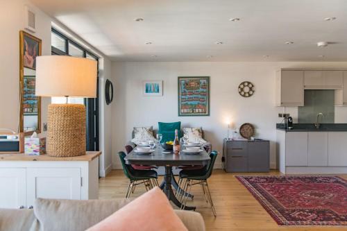 Herne Bay Apartment | Bun Penny Apartment by Keepers Cottages
