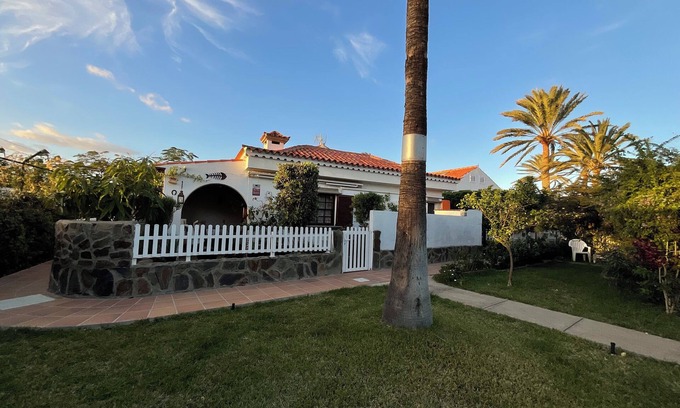 Maspalomas House | Bungalow con Césped Privado y Piscina de Agua Salada. En Maspalomas, GC!