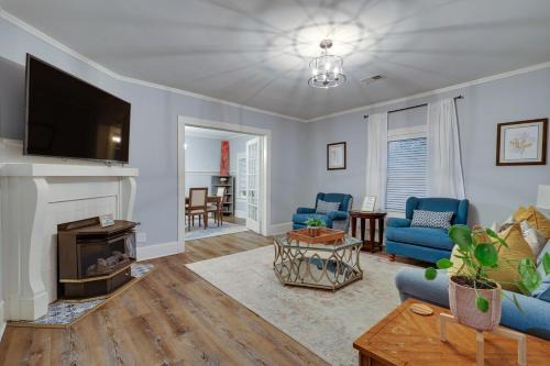 Columbia House | Bungalow - 3BD 2BA - W Cola - Close to Tennis CT
