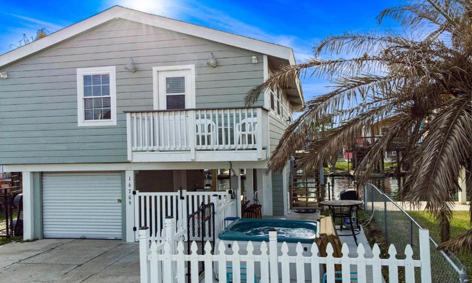 Jamaica Beach House | Bungalow by the Bay