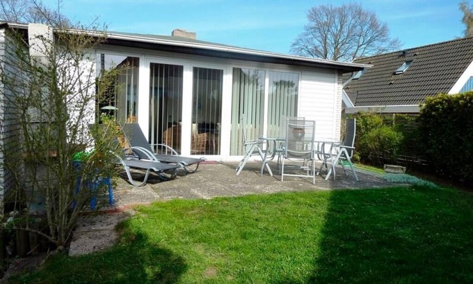 Lensterstrand House | Bungalow for 4 guests with 65m² in Lensterstrand (54800)