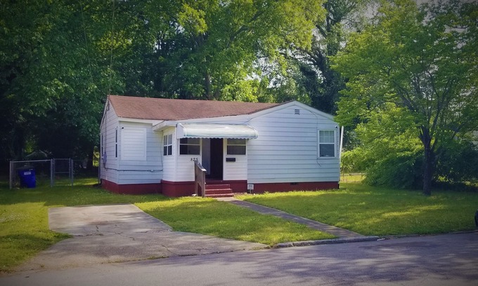 Norfolk House | Bungalow w/Bunks close to ODU, Naval Base & Downtown!