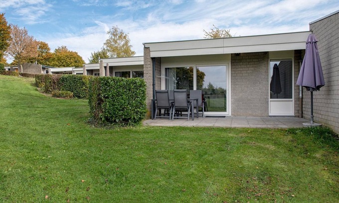 Strucht House | Bungalow with Sauna Near Valkenburg
