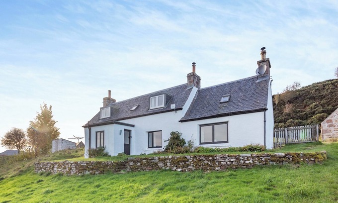Bunloit Cottage | Bunloit Farmhouse - UK45397