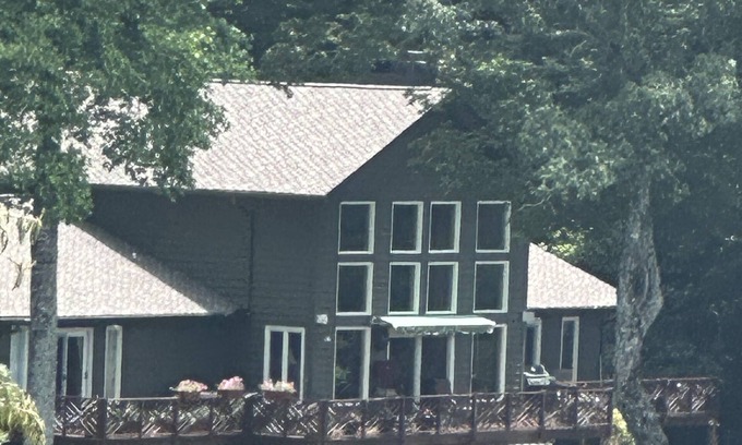 Highlands Apartment | Bunny Hollow located in Highlands NC,4 min from town & across fm the lodge.