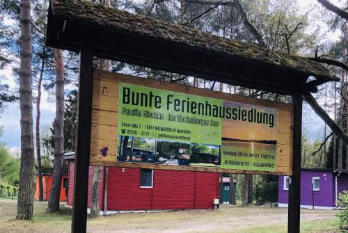 Rheinsberg Resort | Bunte Ferienhaussiedlung