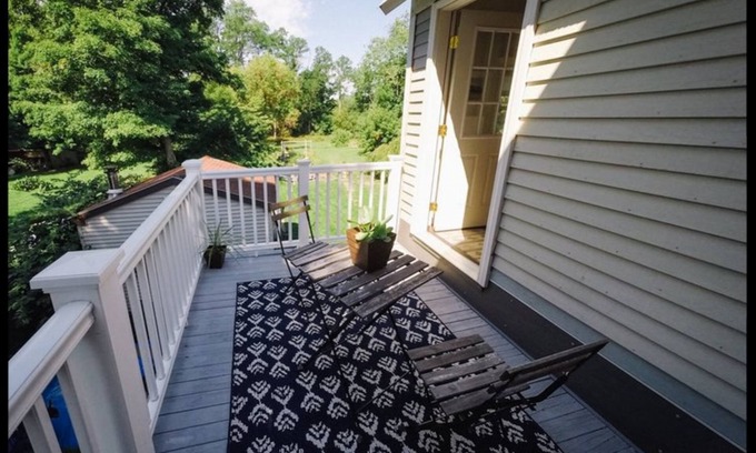 Burdett Bed & Breakfast | Burdett House Bed & Breakfast