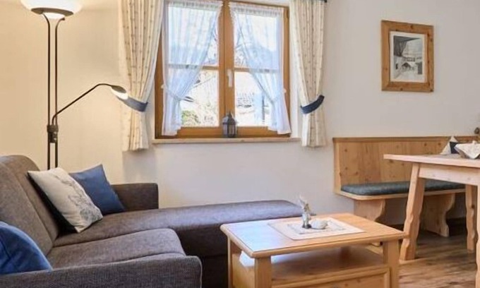Mittenwald Apartment | Burgberg, vacation apartment - apartment/2 bedrooms/shower, WC