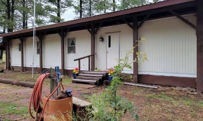 Alpine House | Burrell's Alpine Getaway