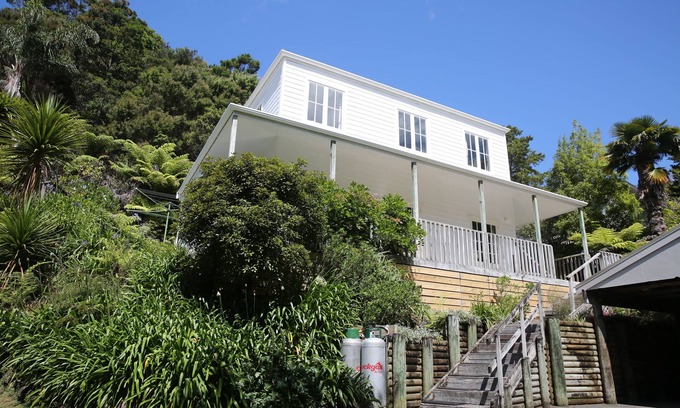 Paihia House | Bush clad oasis in the heart of Paihia