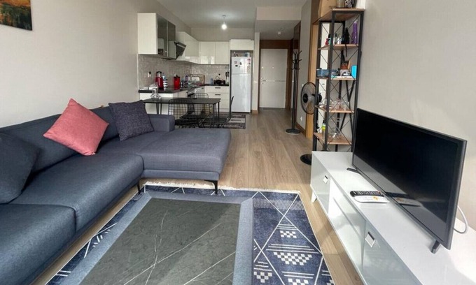 Kadikoy Apartment | Business-Friendly Residence Flat in Fikirtepe