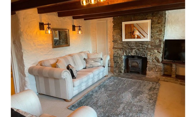 St. Blazey Cottage | Buttercup Cottage, located in the gateway to Eden!