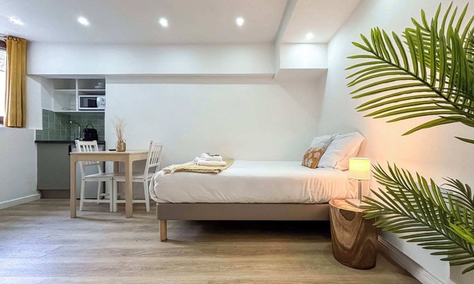 Amerique Apartment | Buttes Chaumont 4 - Studio Apartment, Sleeps 2