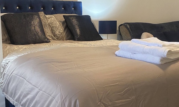 Huddersfield Apartment | Bv Comfy Studio Five At Deighton Huddersfield
