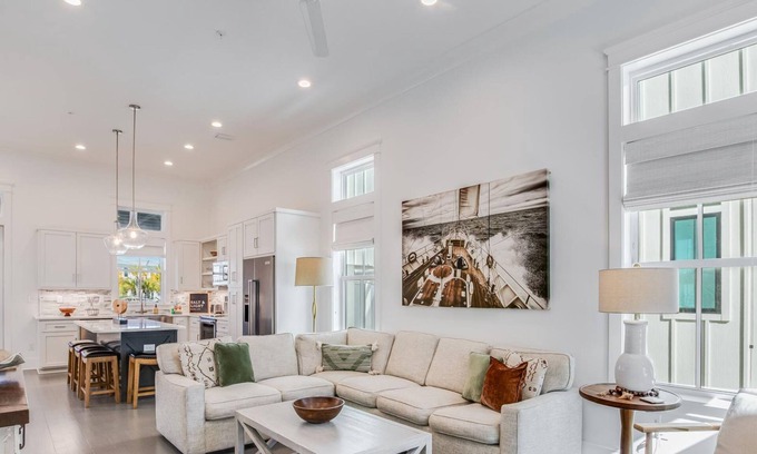 Orange Beach Cottage | BVR 68 - Out of the Woods by Liquid Life