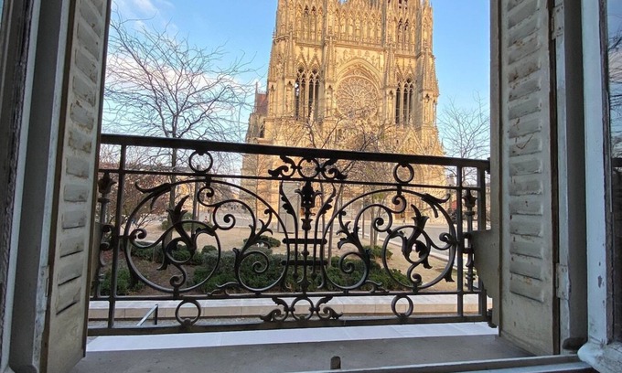 Reims City Centre Apartment | By Le Parvis Face Cathédrale de Reims