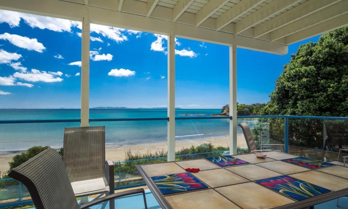 Coopers Beach Apartment | By the Bay Beachfront Apartments