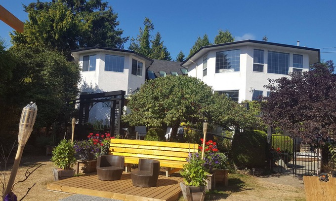 Sidney Bed & Breakfast | By the Sea BnB Sidney BC