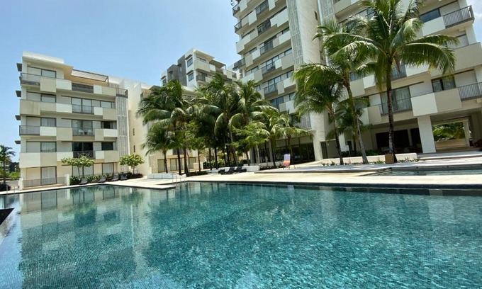 Batu Ferringhi Apartment | By The Sea @ Luxury Suites, Batu Ferringhi