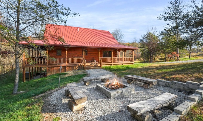 Carbon Hill Cabin | Byers Haven | Private Lodge | Hocking Hills