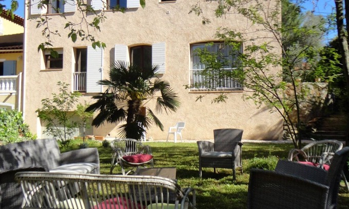 Tamaris Villa | Côte D'azur Varoise. Tamaris. Grande Villa 12 Pers, au Calme, Près des Plages
