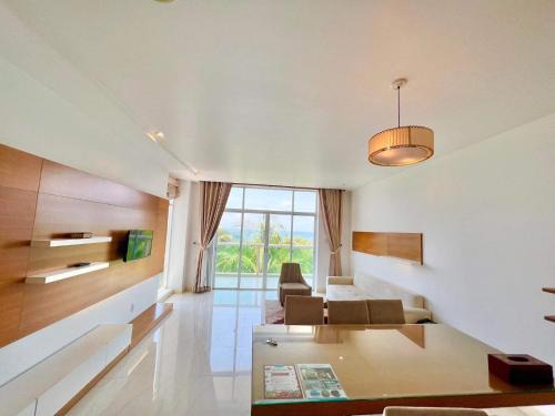 Phu Hai Beach Apartment | Căn hộ Ocean Vista - 2 Phòng Ngủ