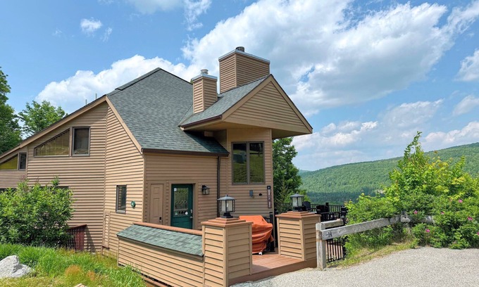 Bretton Woods House | C14 Bretton Woods ski-in ski-out with hot tub! Great views, Pool/gym passes