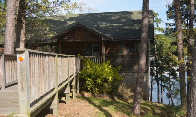 Mount Ida House | C14, Two bedroom, two bath, log-sided, luxury Harbor North cottage overlooking the lake, cottage