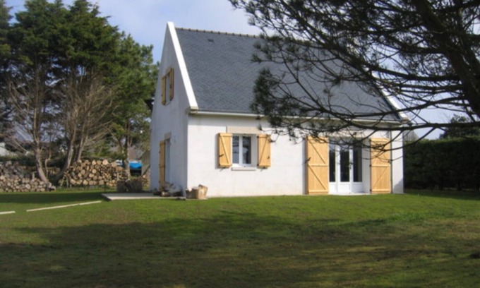 Tregunc House | C4050 - PLEASANT VACATION HOME WITH GARDEN LOCATED 50 M FROM THE BEACH