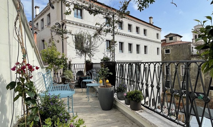 Dorsoduro Apartment | Ca Cornelia - the amazing rooftop terrace