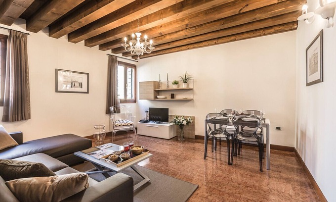 Santa Croce Apartment | Ca' Del Monastero 3 Collection