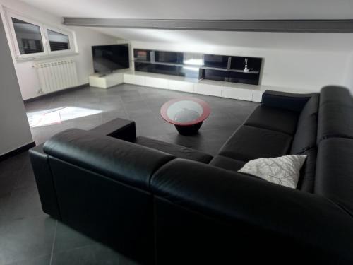 Castelnuovo Magra Apartment | CA' FRA e OLY Cinque Terre, Lerici, wifi, aria condizionata
