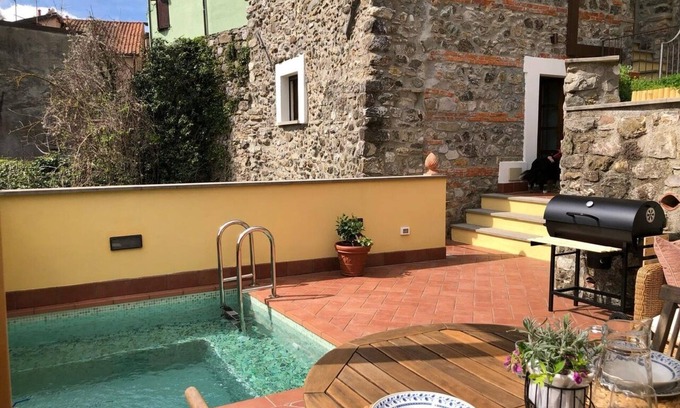 Aulla House | Cà La Torre, Stone House with pool in the terrazza