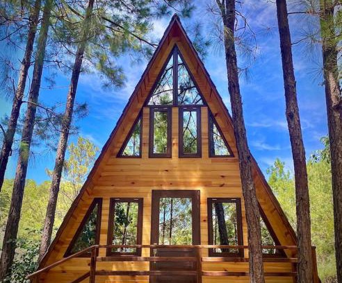 San Jose del Pacifico Ski Chalet | Cabaña nueva en el bosque y cerca al río Starlink