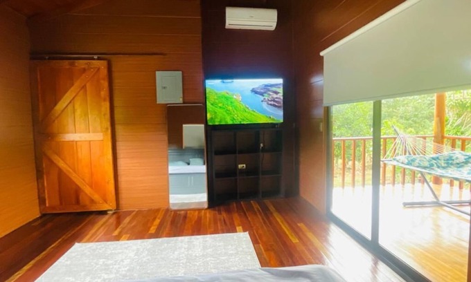 Valle Azul Cabin | Cabaña Rodeada de Naturaleza, Ideal Para Parejas, Cerca de Lugares Turisticos