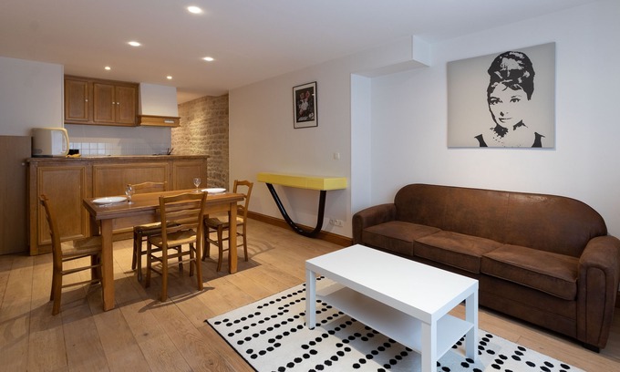 Tournus Apartment | Cabana & Le Petit Joyau Tournusien