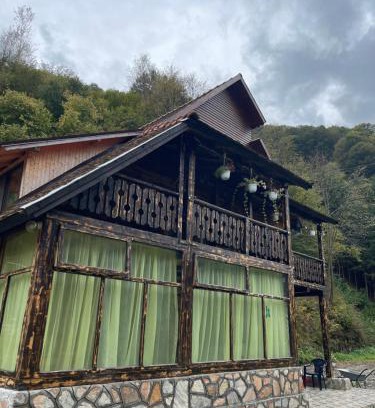 Posaga de Jos Cabin | Cabana Monte Crai