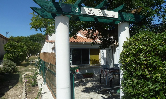 Martigues House | CABANON BORD DE MER NEAR FILMING CAMPING PARADIS